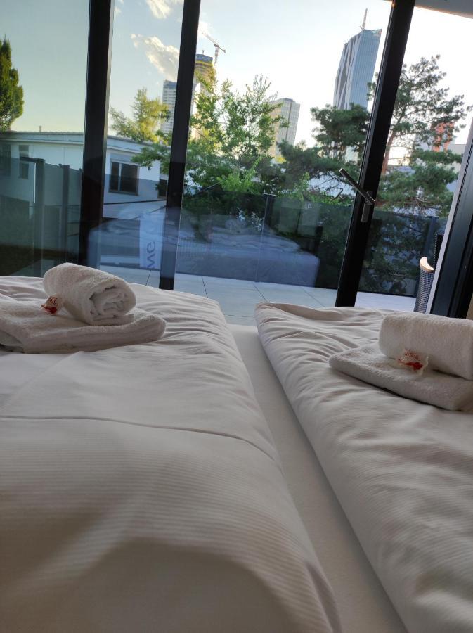 Luxurioeses Penthouse Mit Blick Auf Die Uno-City Und Dem Kaiserwasser. 3Schlafzimmer, 2 Baeder, Privat Lift Ins Apartment فيينا المظهر الخارجي الصورة
