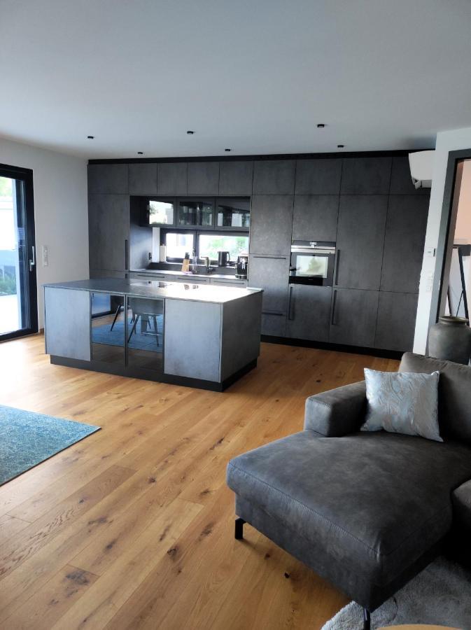 Luxurioeses Penthouse Mit Blick Auf Die Uno-City Und Dem Kaiserwasser. 3Schlafzimmer, 2 Baeder, Privat Lift Ins Apartment فيينا المظهر الخارجي الصورة