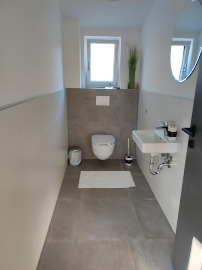 Luxurioeses Penthouse Mit Blick Auf Die Uno-City Und Dem Kaiserwasser. 3Schlafzimmer, 2 Baeder, Privat Lift Ins Apartment فيينا المظهر الخارجي الصورة