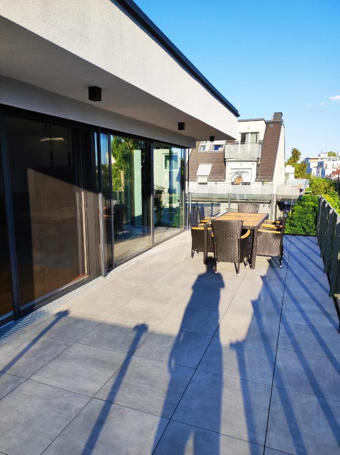 Luxurioeses Penthouse Mit Blick Auf Die Uno-City Und Dem Kaiserwasser. 3Schlafzimmer, 2 Baeder, Privat Lift Ins Apartment فيينا المظهر الخارجي الصورة